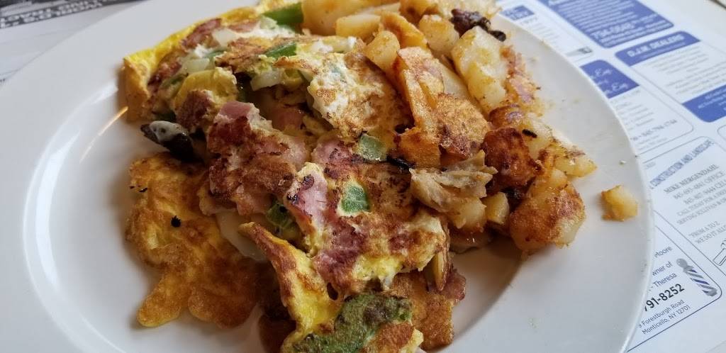 Tillys | restaurant | 34 Raceway Rd, Monticello, NY 12701, USA | 8457946540 OR +1 845-794-6540