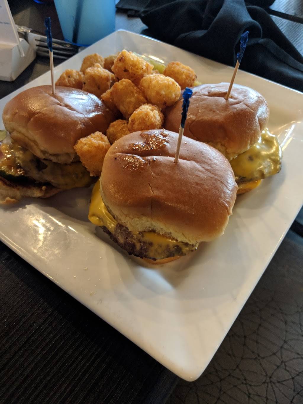 Spoons Place | restaurant | 2240 N Canton Center Rd, Canton, MI 48187, USA | 7346673746 OR +1 734-667-3746