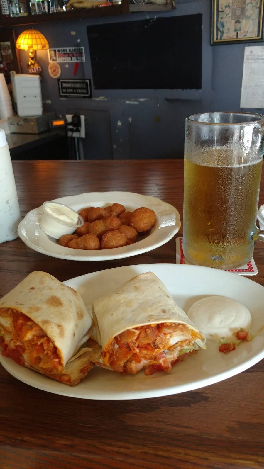 Nicks Village Pizza | restaurant | 62 S Main St, Utica, OH 43080, USA | 7408924468 OR +1 740-892-4468