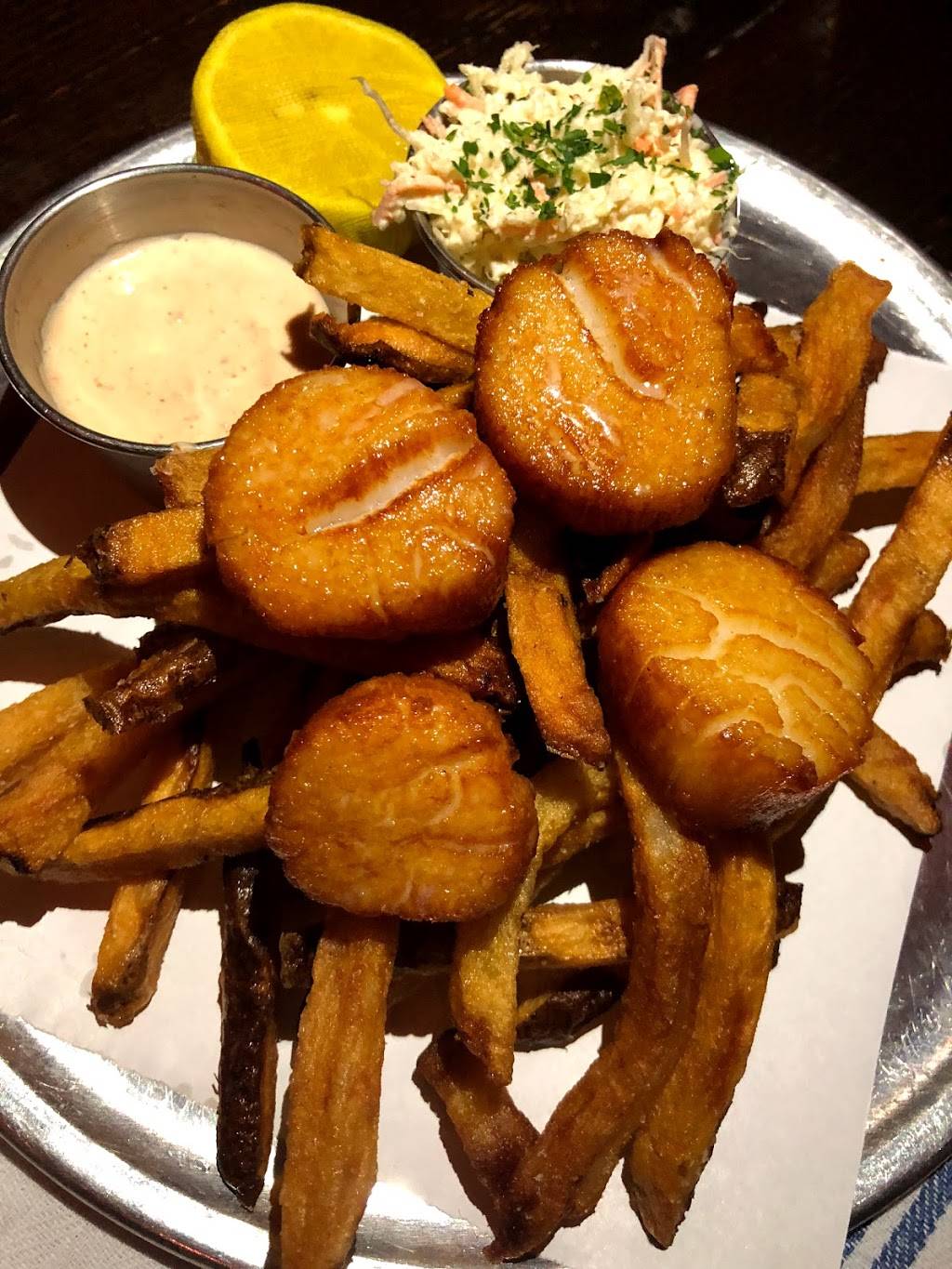 Dylans Oyster Cellar | restaurant | 3601 Chestnut Ave, Baltimore, MD 21211, USA | 4437596595 OR +1 443-759-6595