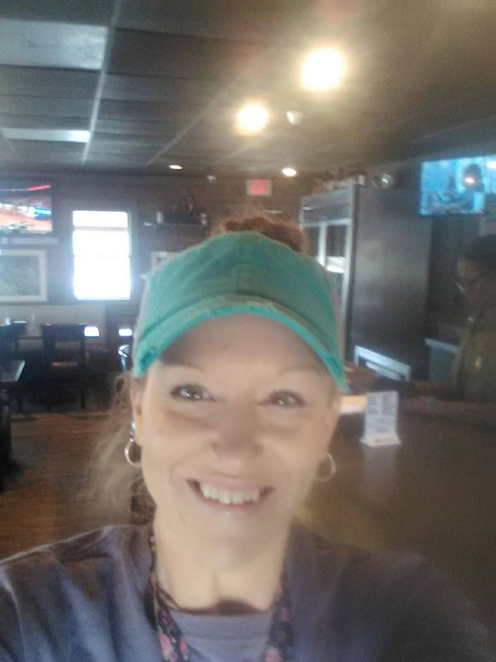 Big Eds Chicken Pit | restaurant | 105 W Peachtree Dr, High Point, NC 27262, USA | 3368697584 OR +1 336-869-7584