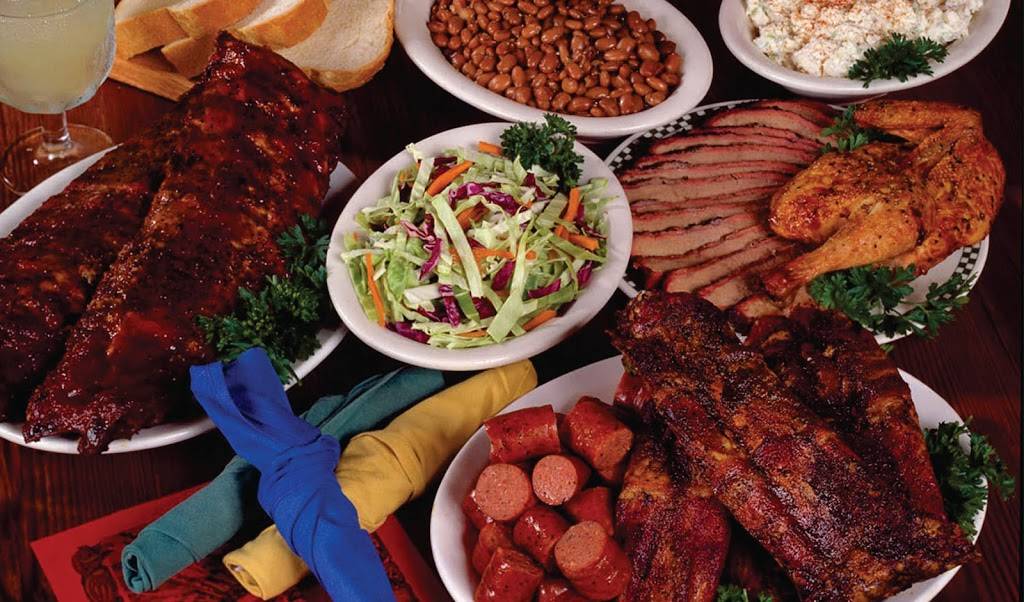 The County Line | restaurant | 10101 I-10, San Antonio, TX 78230, USA | 2106411998 OR +1 210-641-1998