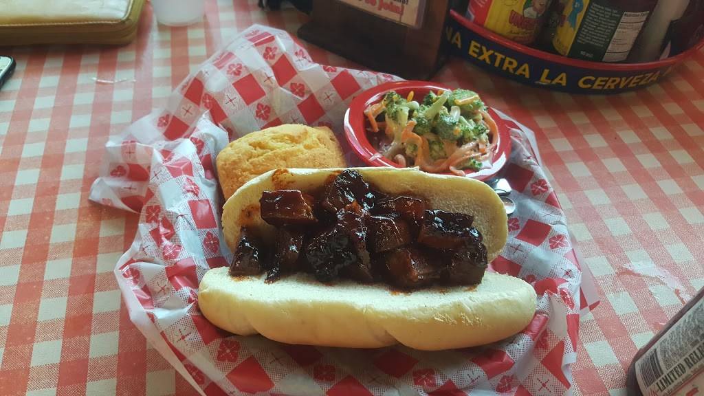 Uncle Bubs BBQ & Catering | restaurant | 132 S Cass Ave, Westmont, IL 60559, USA | 6304939000 OR +1 630-493-9000