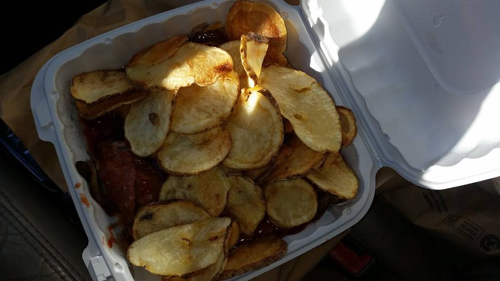 Ted Cooks 19th Hole BBQ | restaurant | 2814 E 38th St, Minneapolis, MN 55406, USA | 6127212023 OR +1 612-721-2023