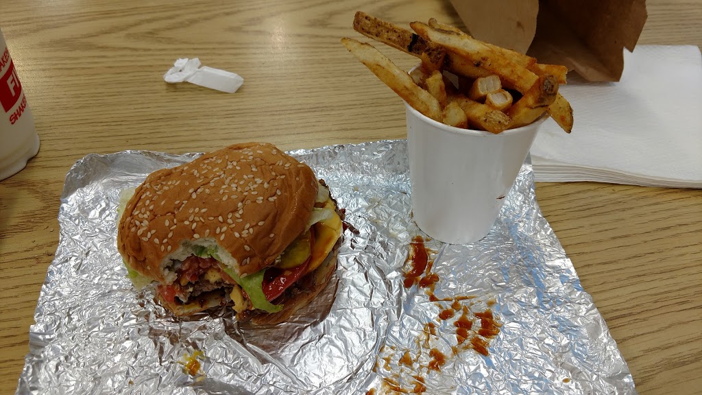 Five Guys | meal takeaway | 4200 S Louise Ave, Sioux Falls, SD 57106, USA | 6052717579 OR +1 605-271-7579