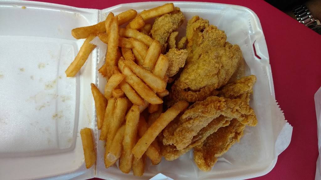 J J Fish & Chicken | restaurant | 9008 W Brown Deer Rd, Milwaukee, WI 53224, USA | 4143551000 OR +1 414-355-1000