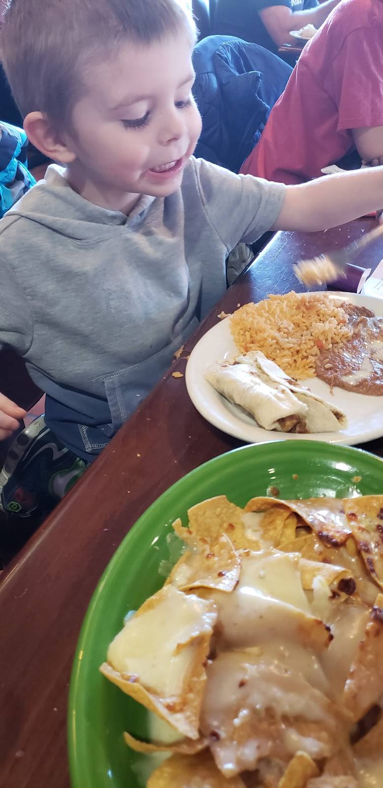 Casa Romero | restaurant | 521 E Airline Dr, East Alton, IL 62024, USA | 6182588204 OR +1 618-258-8204