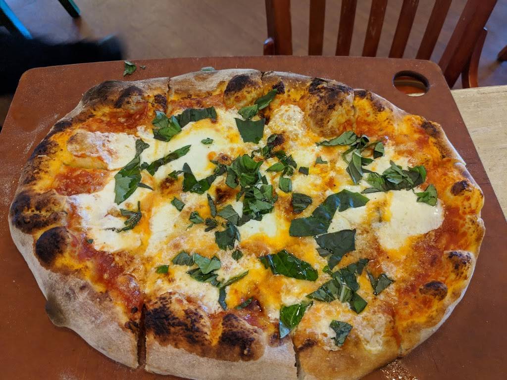 Mandolas Italian | restaurant | 12815 Shops Pkwy #400, Bee Cave, TX 78738, USA | 5126008500 OR +1 512-600-8500