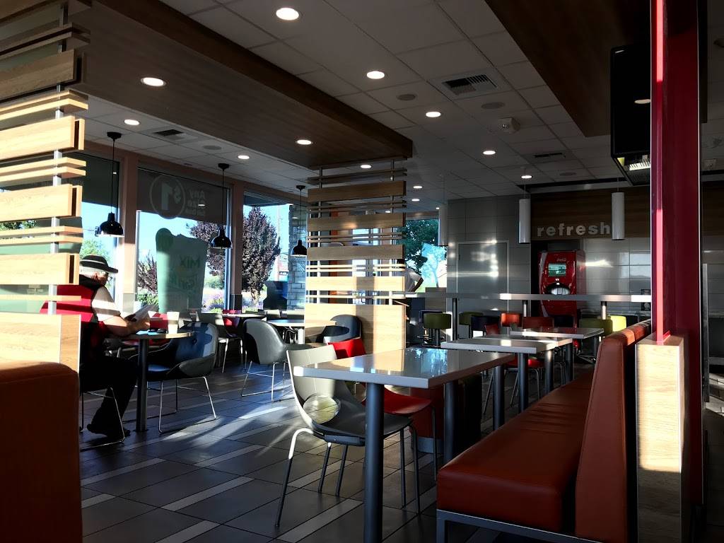 McDonalds | cafe | 2050 Daniels St, Manteca, CA 95337, USA | 2098231133 OR +1 209-823-1133