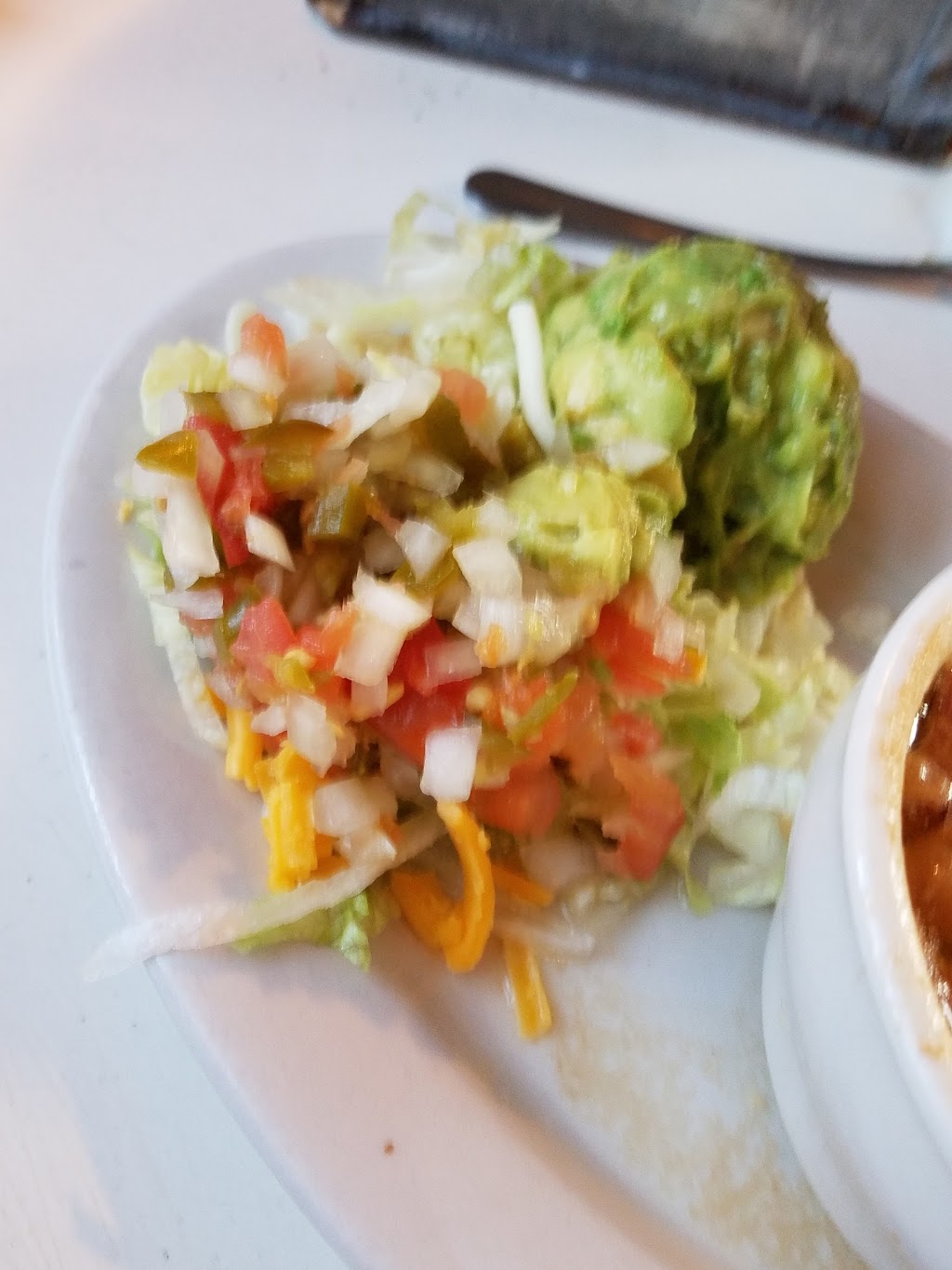 Vargas Restaurant Bar & Grill | restaurant | 111 W 15th St, Liberal, KS 67901, USA | 6206264914 OR +1 620-626-4914