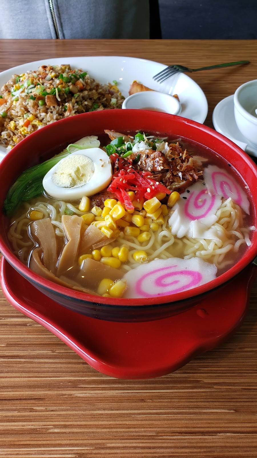 Hakari Sushi | restaurant | 155 Boulevard des Laurentides, Laval, QC H7G 2T5, Canada | 4509335688 OR +1 450-933-5688