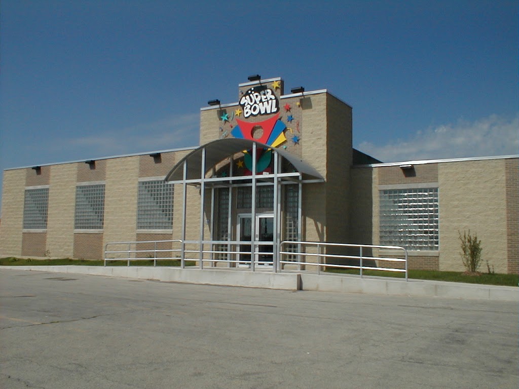 Super Bowl Family Entertainment Center | restaurant | 2222 E Northland Ave, Appleton, WI 54911, USA | 9207399503 OR +1 920-739-9503