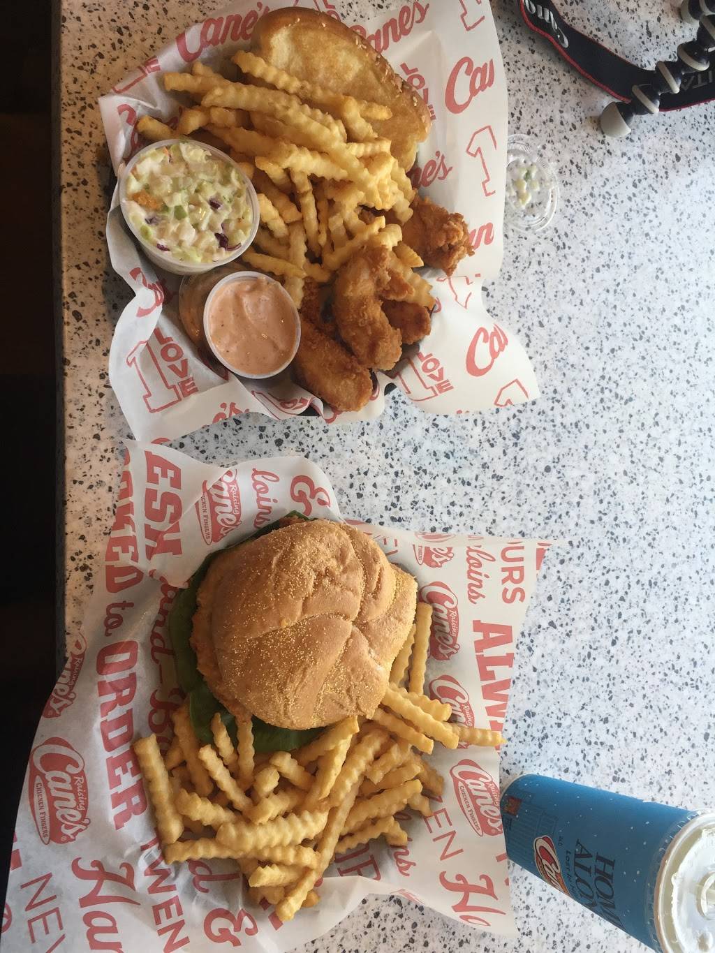 Raising Canes Chicken Fingers | meal takeaway | 2503 W Mockingbird Ln, Dallas, TX 75235, USA | 2143536993 OR +1 214-353-6993