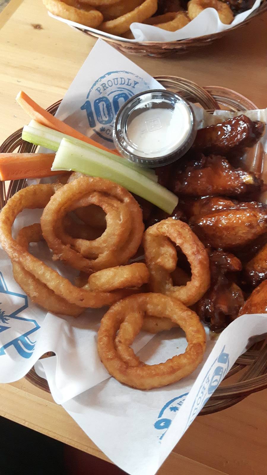 Wild Wing | restaurant | ON-12 &, Concession Rd 3, Brechin, ON L0K 1B0, Canada | 7054840202 OR +1 705-484-0202