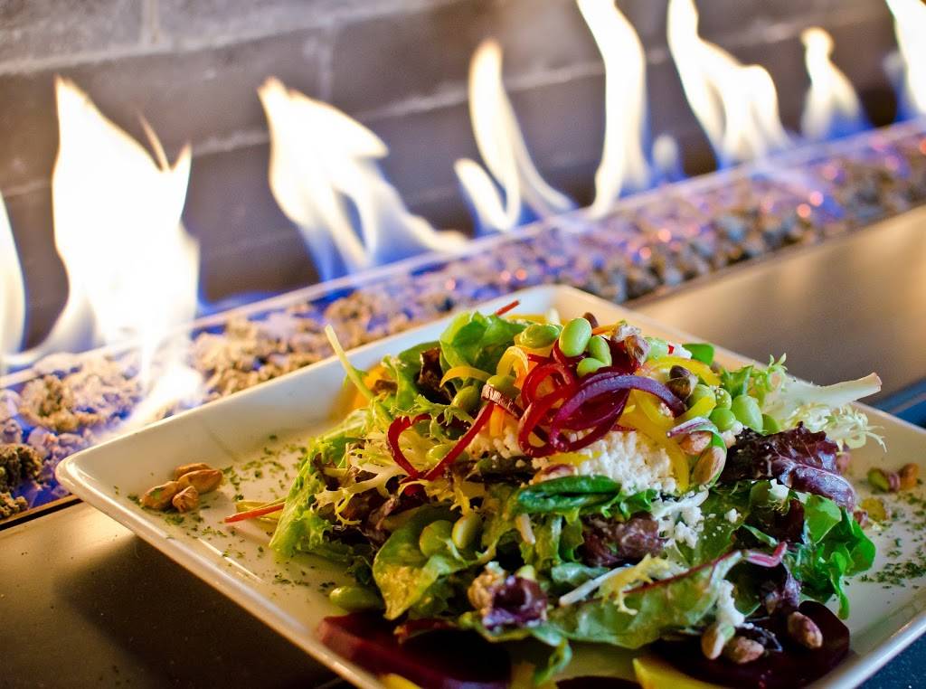 Restaurant Le Grand Café | restaurant | 690 Grande Allée E, Québec, QC G1R 2K5, Canada | 4185296237 OR +1 418-529-6237