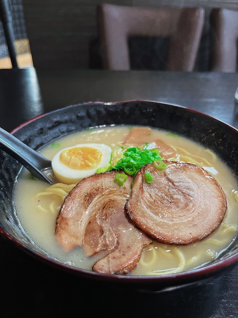 HARU sushi | restaurant | 2330 NW Thurman St, Portland, OR 97210, USA | 5032426404 OR +1 503-242-6404