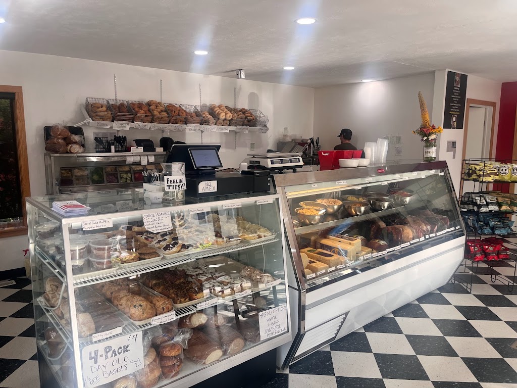 LChayim Delicatessen | restaurant | 6400 W Western Ave, Glen Arbor, MI 49636, USA | 2318352727 OR +1 231-835-2727