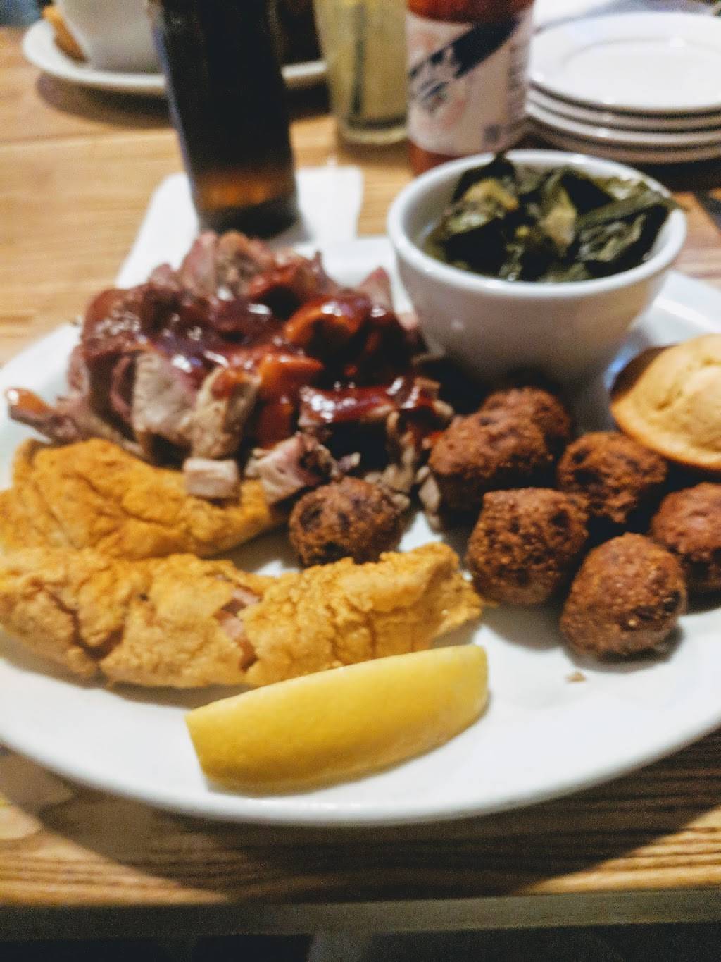 Sandra Dees | Bar-B-Que & Seafood | restaurant | 601 15th St, Sacramento, CA 95814, USA | 9164486375 OR +1 916-448-6375