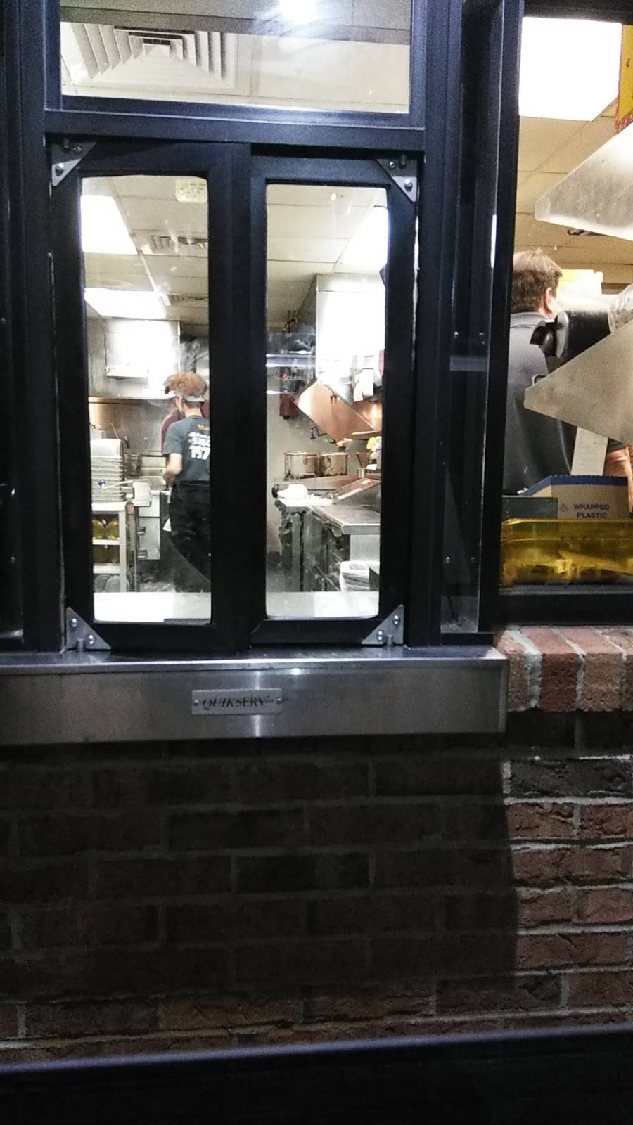 Bojangles Famous Chicken n Biscuits | restaurant | 102 Dorman Centre Dr, Spartanburg, SC 29301, USA | 8645958392 OR +1 864-595-8392