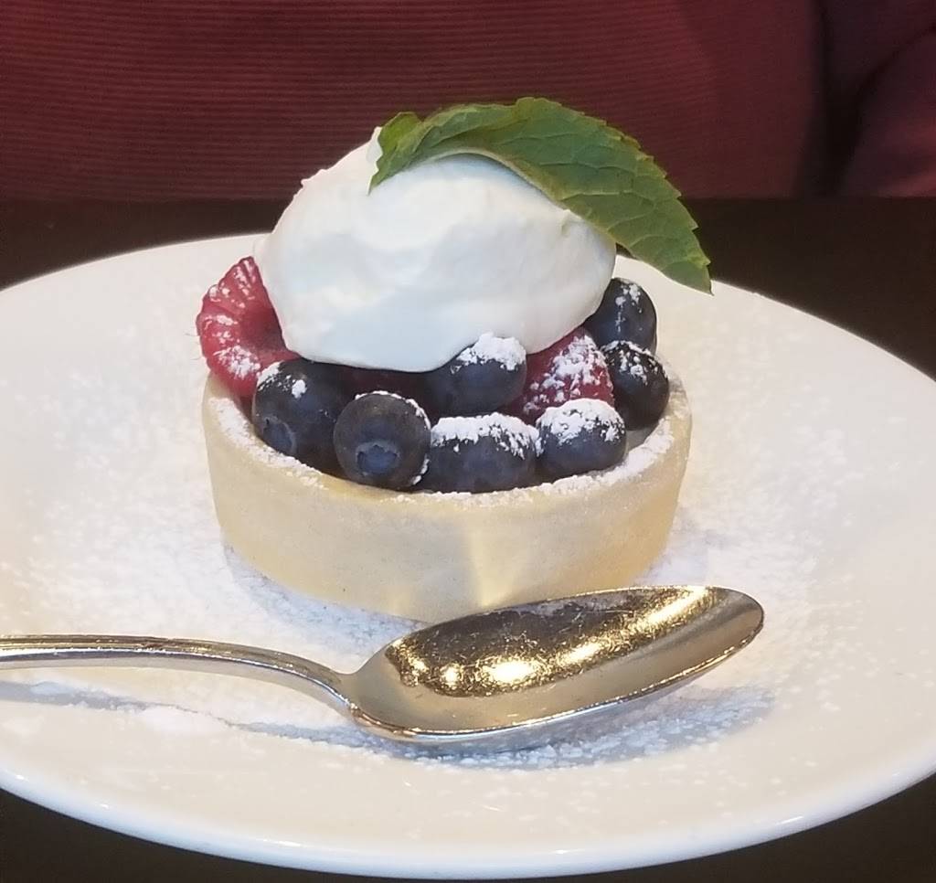 Brasserie Amie | restaurant | 160 E Front St, Traverse City, MI 49684, USA | 2317533161 OR +1 231-753-3161