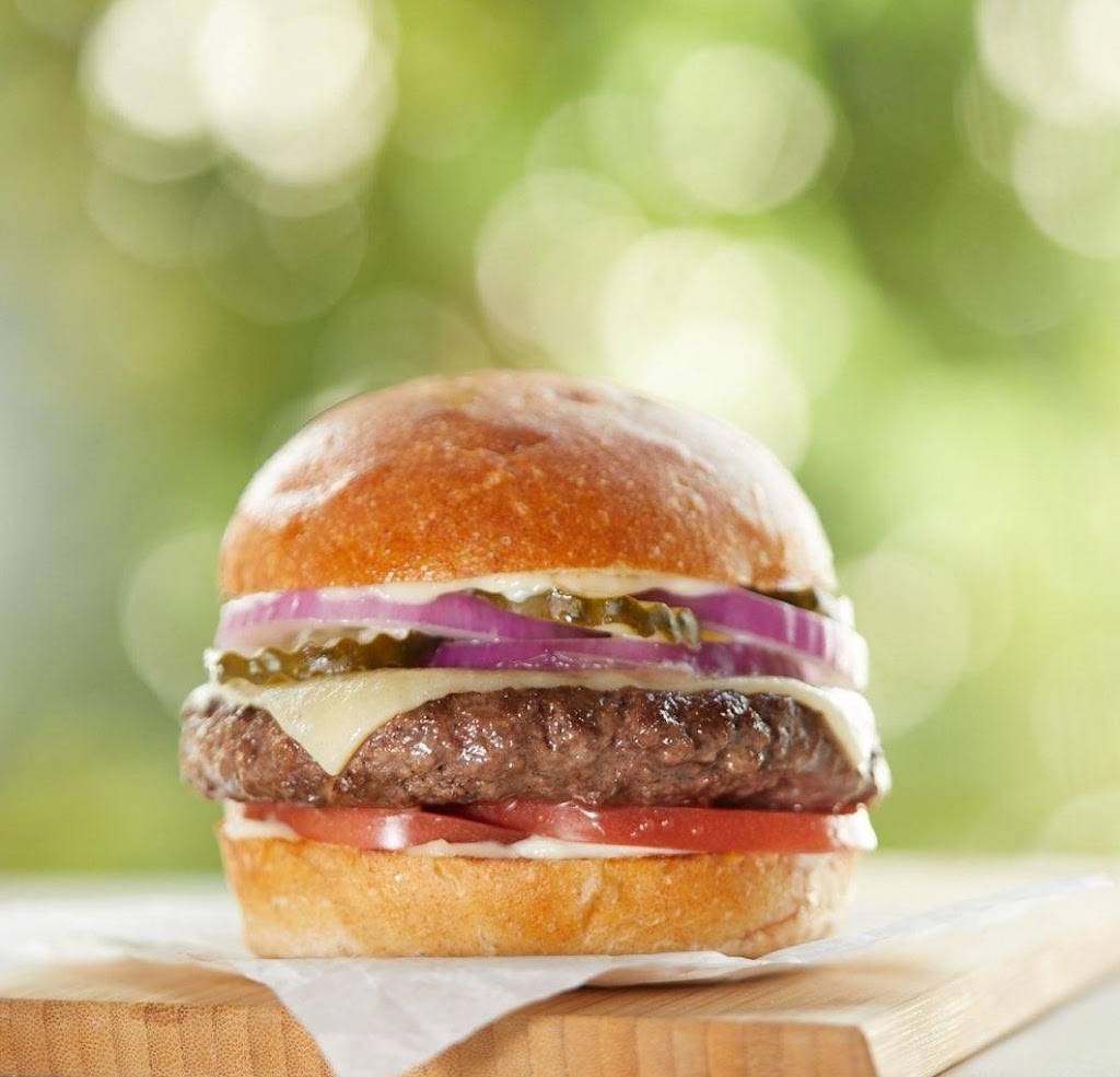 Burgerville | meal takeaway | 7000 NE Airport Way Suite 2200, Portland, OR 97218, USA | 5034674896 OR +1 503-467-4896