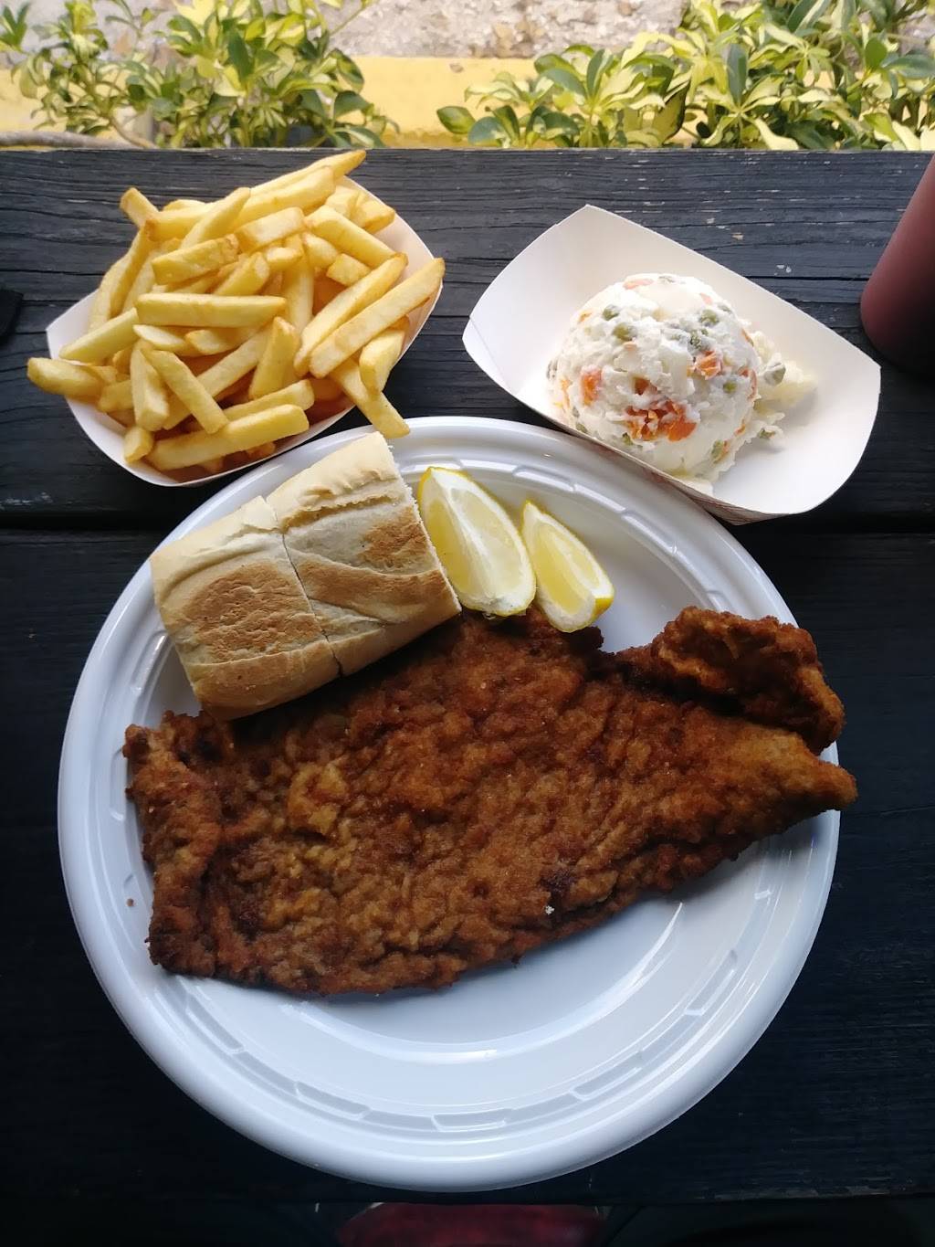 Danos Cafeteria | restaurant | 2653 NE 190th Terrace #33180, Miami, FL 33180, USA | 3059370776 OR +1 305-937-0776