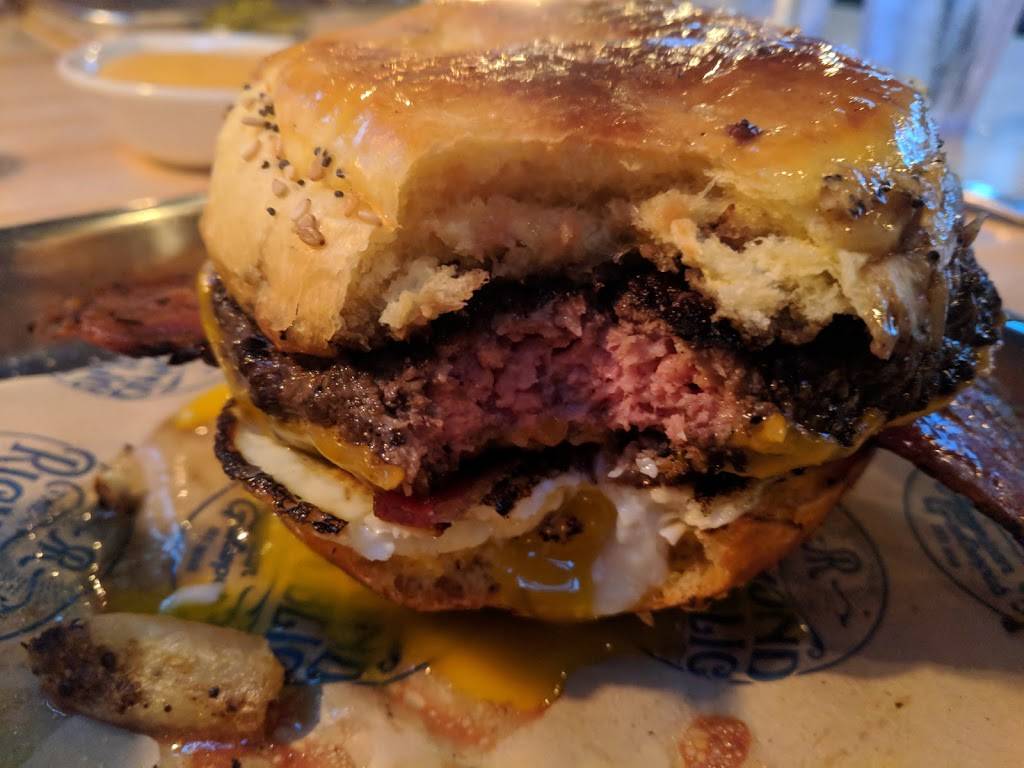 Richmond Republic | restaurant | 4459 Amboy Rd, Staten Island, NY 10312, USA | 7183567425 OR +1 718-356-7425