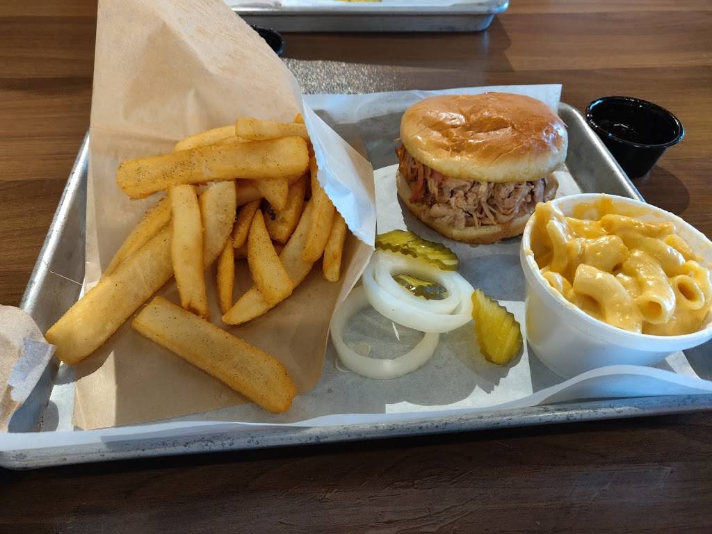 Dickeys Barbecue Pit | restaurant | 2063 Rancho Valley Dr, Pomona, CA 91766, USA | 9097841778 OR +1 909-784-1778