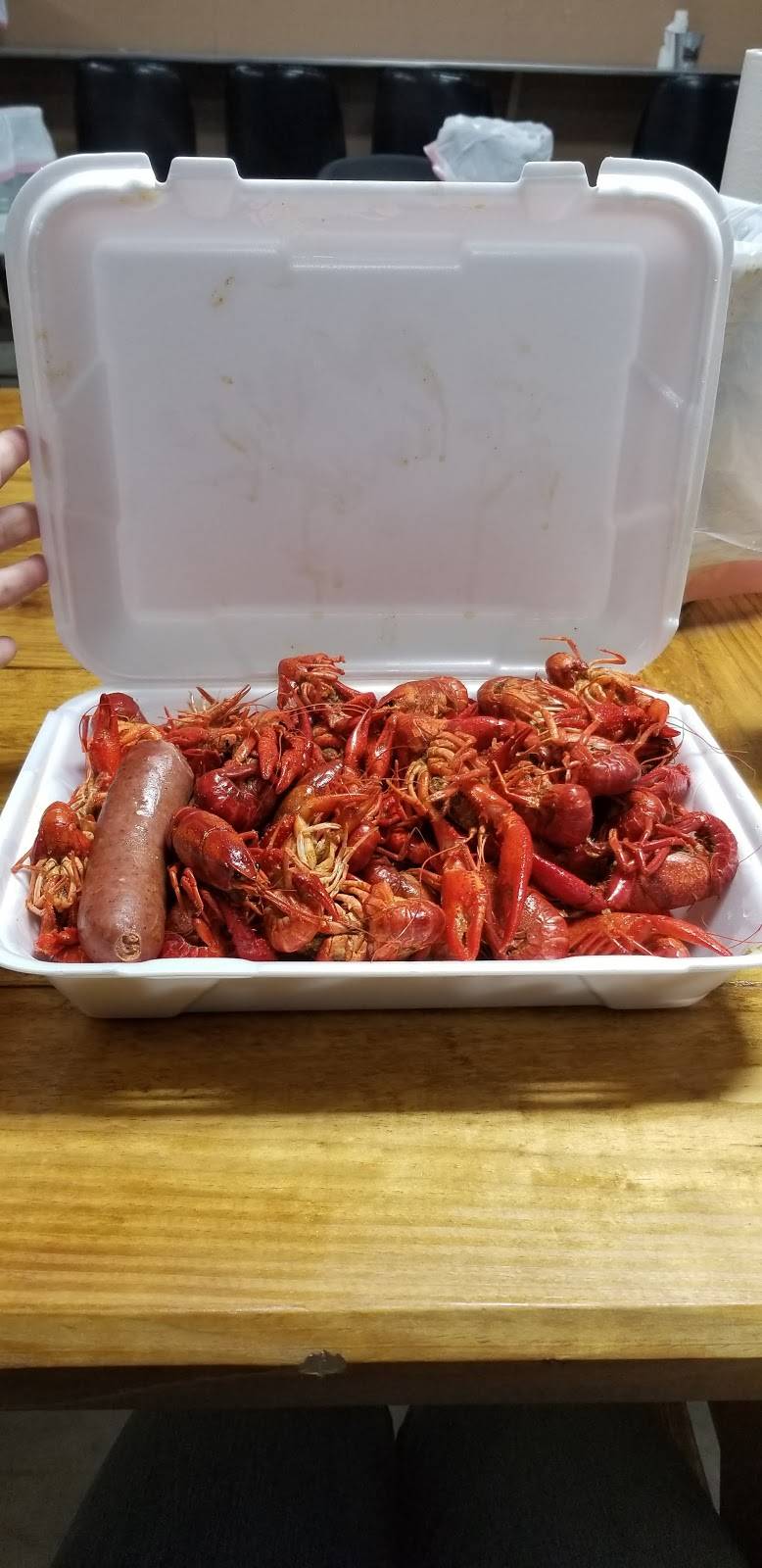The Crawfish Hole | restaurant | 405 Parkside Pl Dr, Bridge City, TX 77611, USA | 4093136013 OR +1 409-313-6013