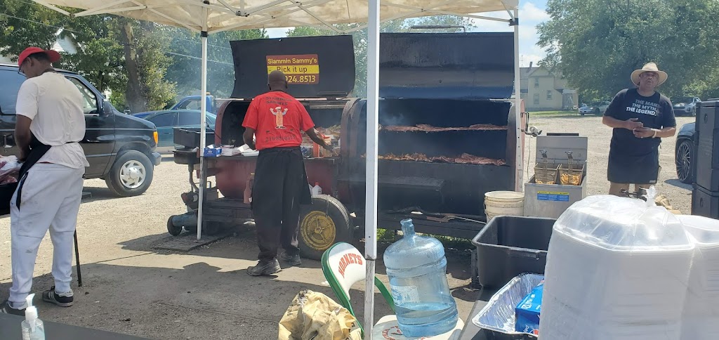 Slammin Sammys | restaurant | 8214 Cedar Ave, Cleveland, OH 44103, USA | 2169248513 OR +1 216-924-8513