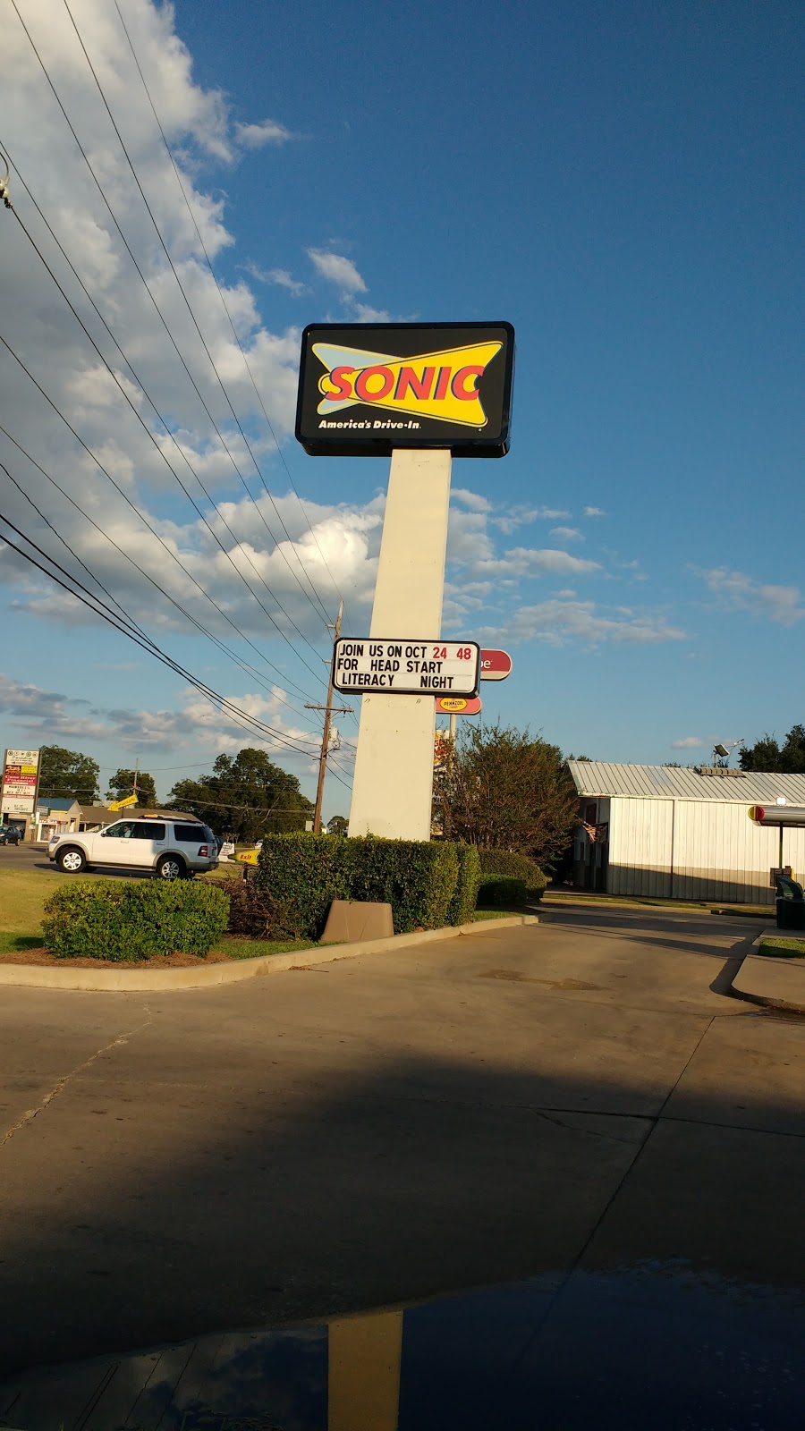 Sonic Drive-In | restaurant | 805 Keyser Ave, Natchitoches, LA 71457, USA | 3183567300 OR +1 318-356-7300