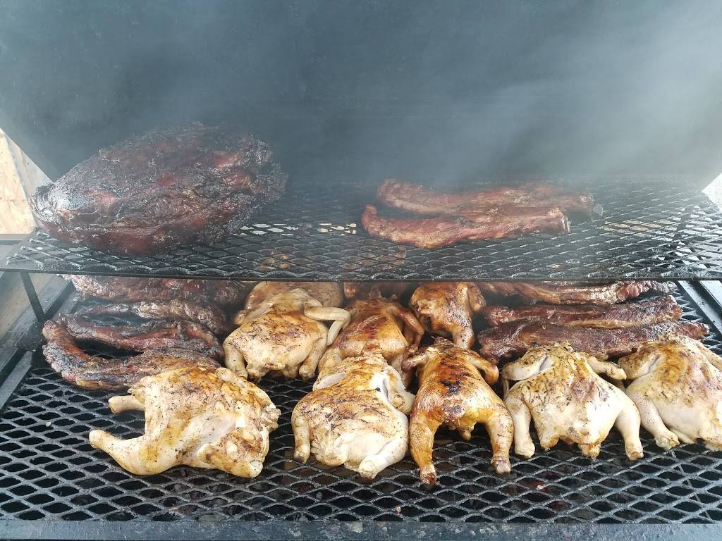 Rays World Famous BBQ | restaurant | 4114 E Service Rd, West Memphis, AR 72301, USA | 8707322044 OR +1 870-732-2044