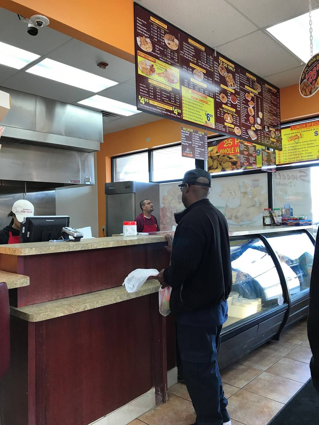 Southfield Fish & Chicken | restaurant | 25239 Telegraph Rd, Southfield, MI 48033, USA | 2486036000 OR +1 248-603-6000