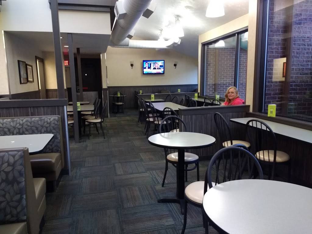 Runza Restaurant | restaurant | 937 S 13th St, Lincoln, NE 68508, USA | 4024757320 OR +1 402-475-7320