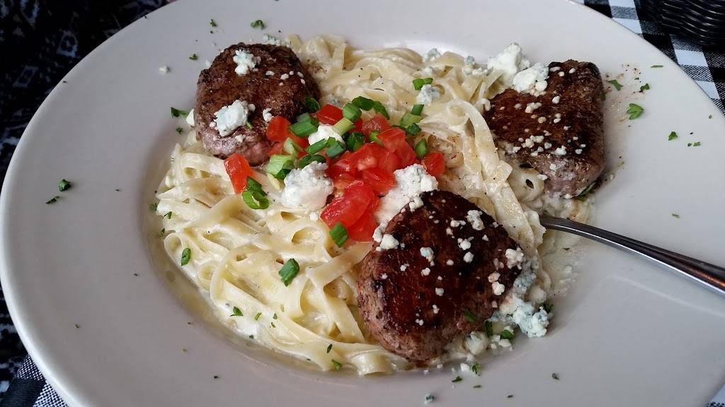 Delmonicos Italian Steakhouse | restaurant | 2950 Erie Blvd E, Syracuse, NY 13224, USA | 3154451111 OR +1 315-445-1111