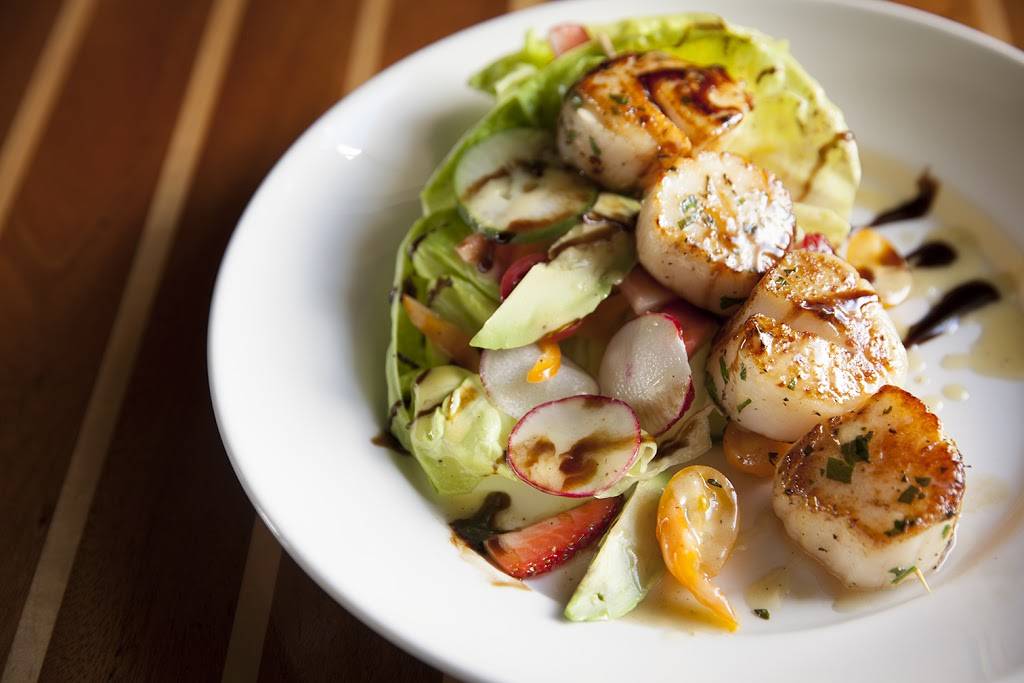 Schooners Coastal Kitchen & Bar | restaurant | 400 Cannery Row, Monterey, CA 93940, USA | 8313722628 OR +1 831-372-2628