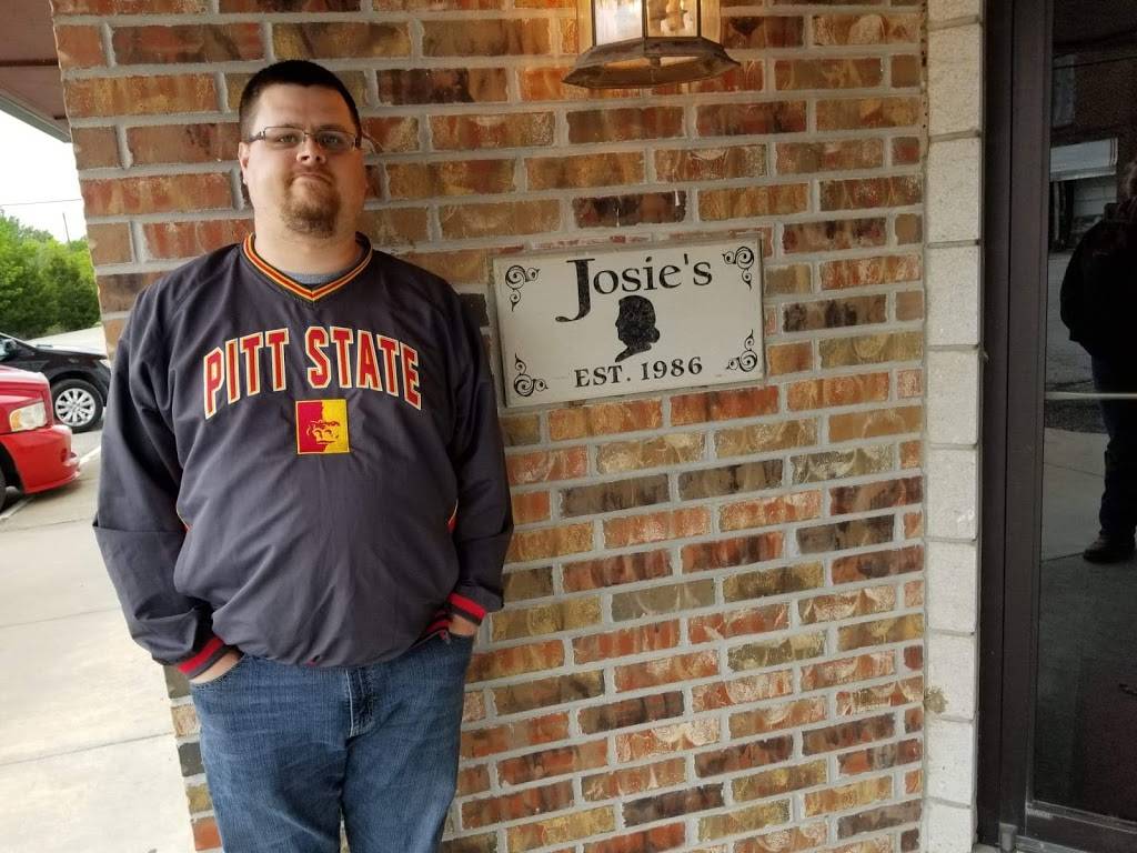 Josies | restaurant | 400 Main St, Scammon, KS 66773, USA | 6204798202 OR +1 620-479-8202