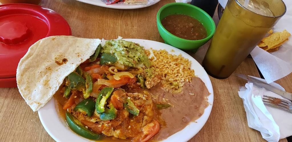 El Michoacano Mexican Restaurant | restaurant | 2701 E Hwy 71, Del Valle, TX 78617, USA | 5123893244 OR +1 512-389-3244