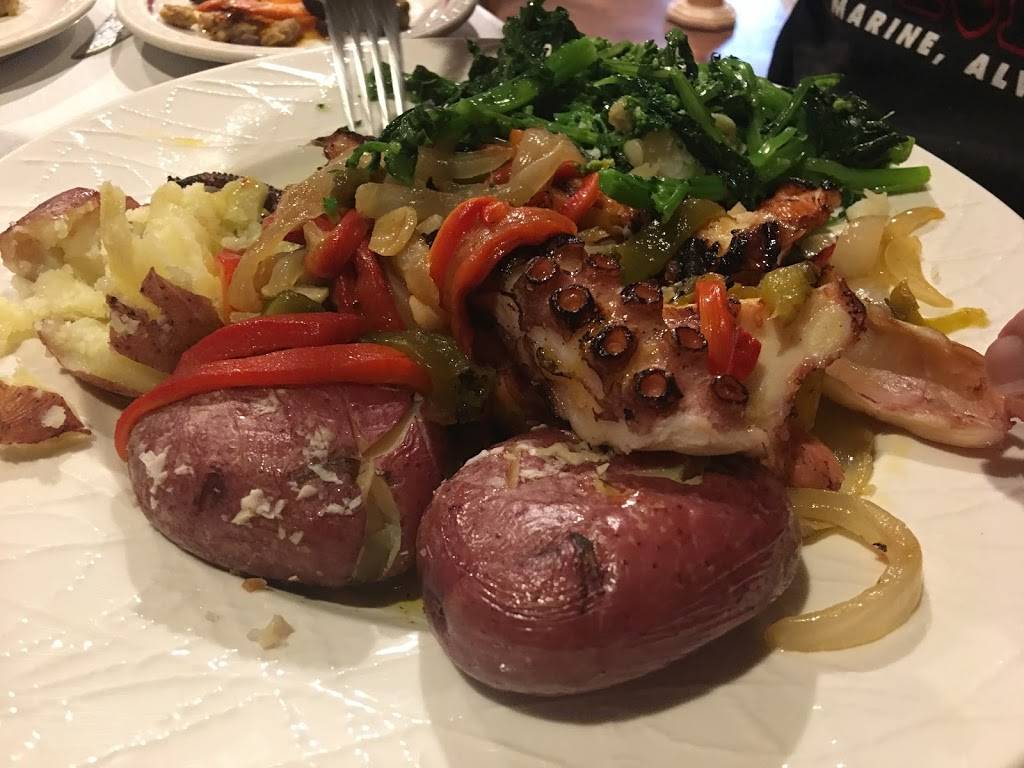 Avenue Bar and Grill | restaurant | 147 Rubber Ave, Naugatuck, CT 06770, USA | 2037230615 OR +1 203-723-0615