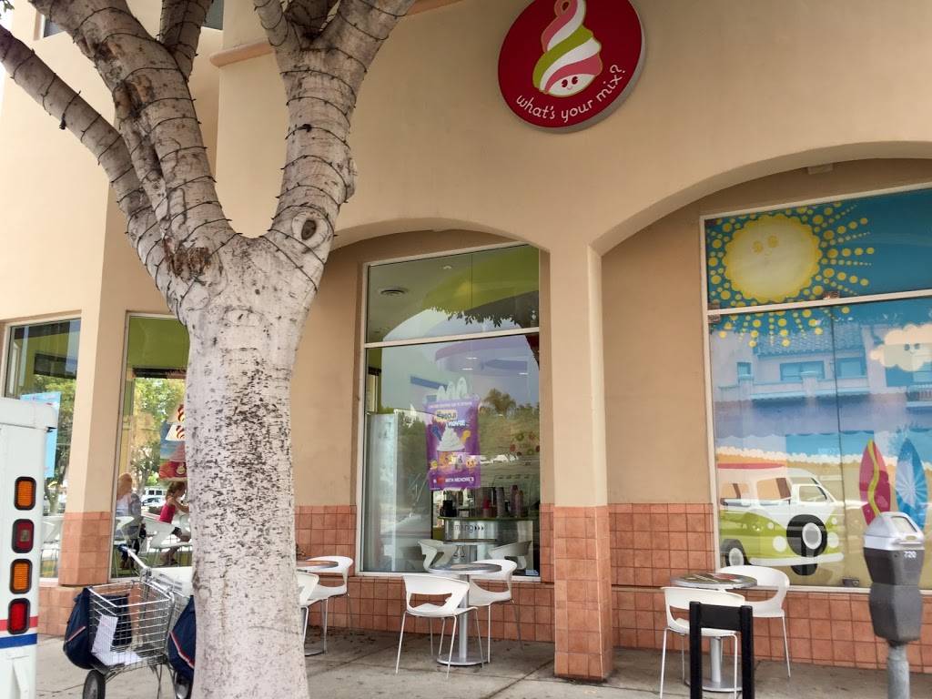 Menchies Frozen Yogurt | bakery | 732 Montana Ave, Santa Monica, CA 90403, USA | 3103934242 OR +1 310-393-4242