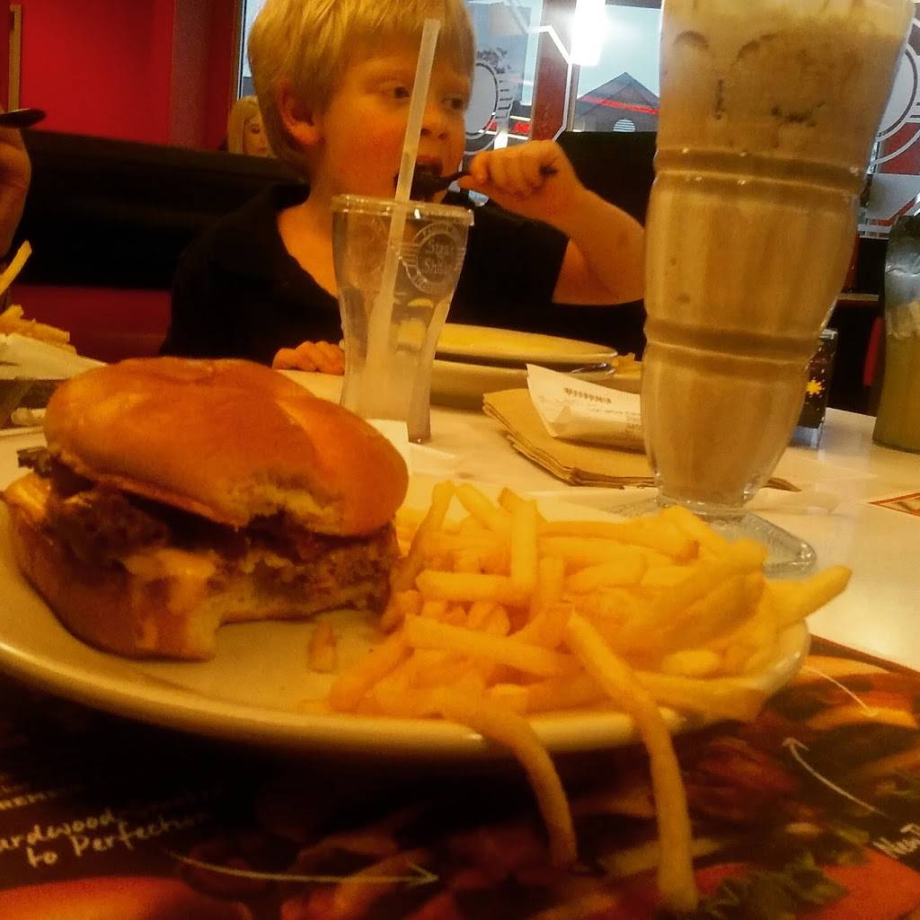 Steak n Shake | restaurant | 6259 Kalamazoo Ave SE, Kentwood, MI 49508, USA | 6165541919 OR +1 616-554-1919