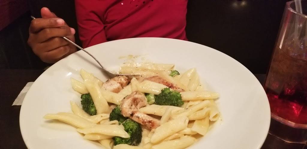 Ruby Tuesday | restaurant | 4066 Victory Blvd, Portsmouth, VA 23701, USA | 7574887747 OR +1 757-488-7747