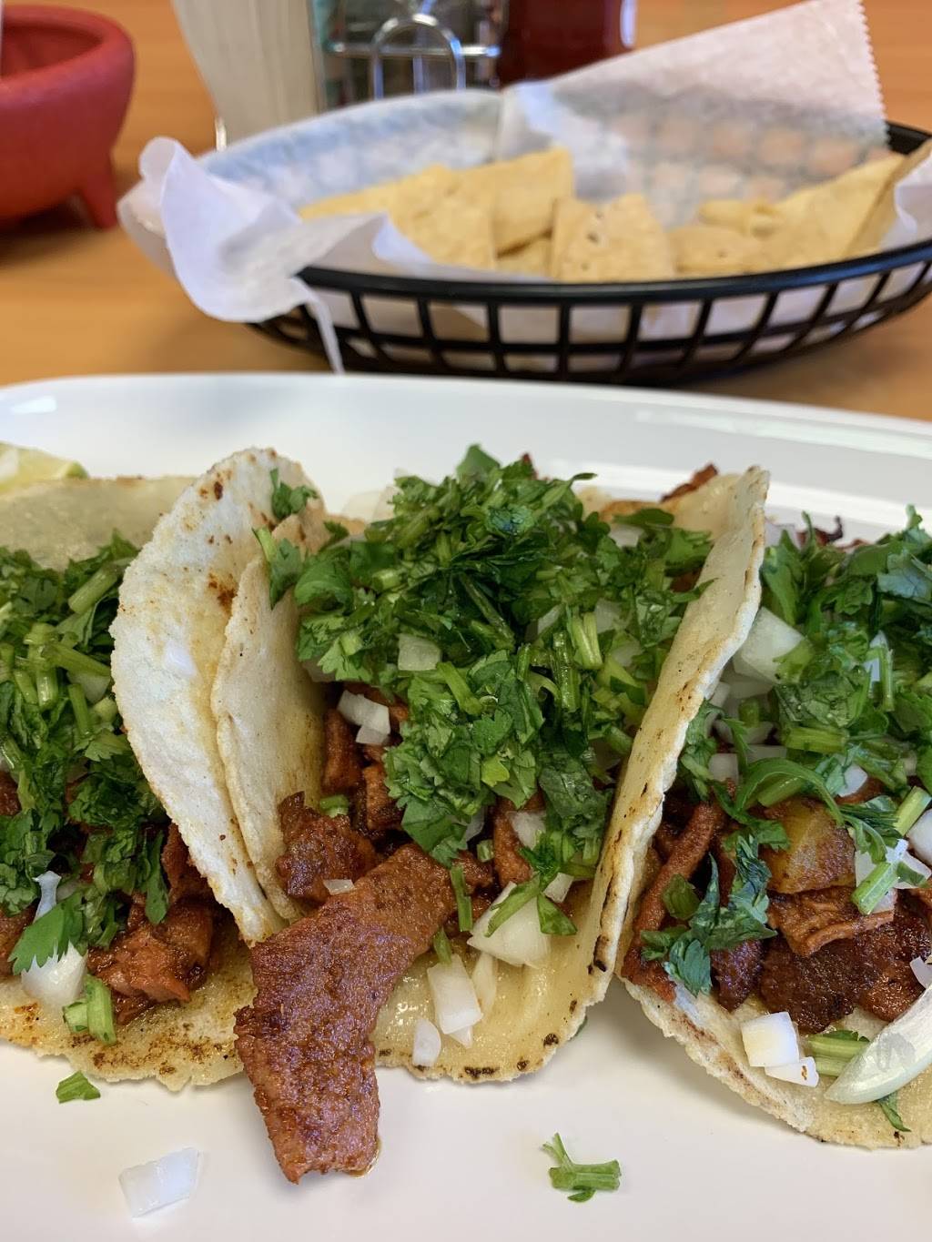 Mamis Cocina | restaurant | 449 N Wood Ave, Linden, NJ 07036, USA | 9089376927 OR +1 908-937-6927