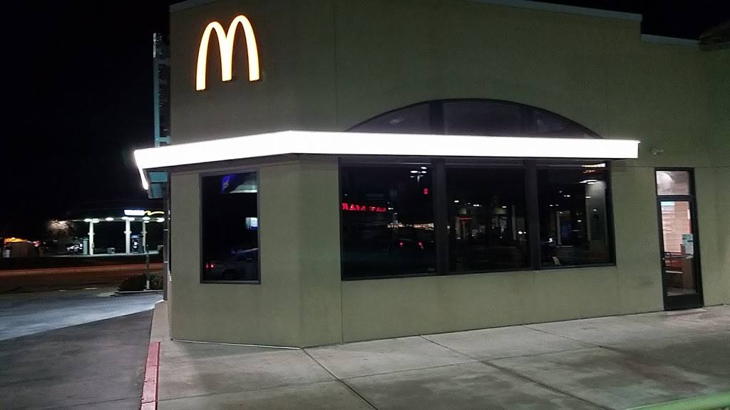 McDonalds | cafe | 5215 W Walnut, Visalia, CA 93277, USA | 5596363323 OR +1 559-636-3323