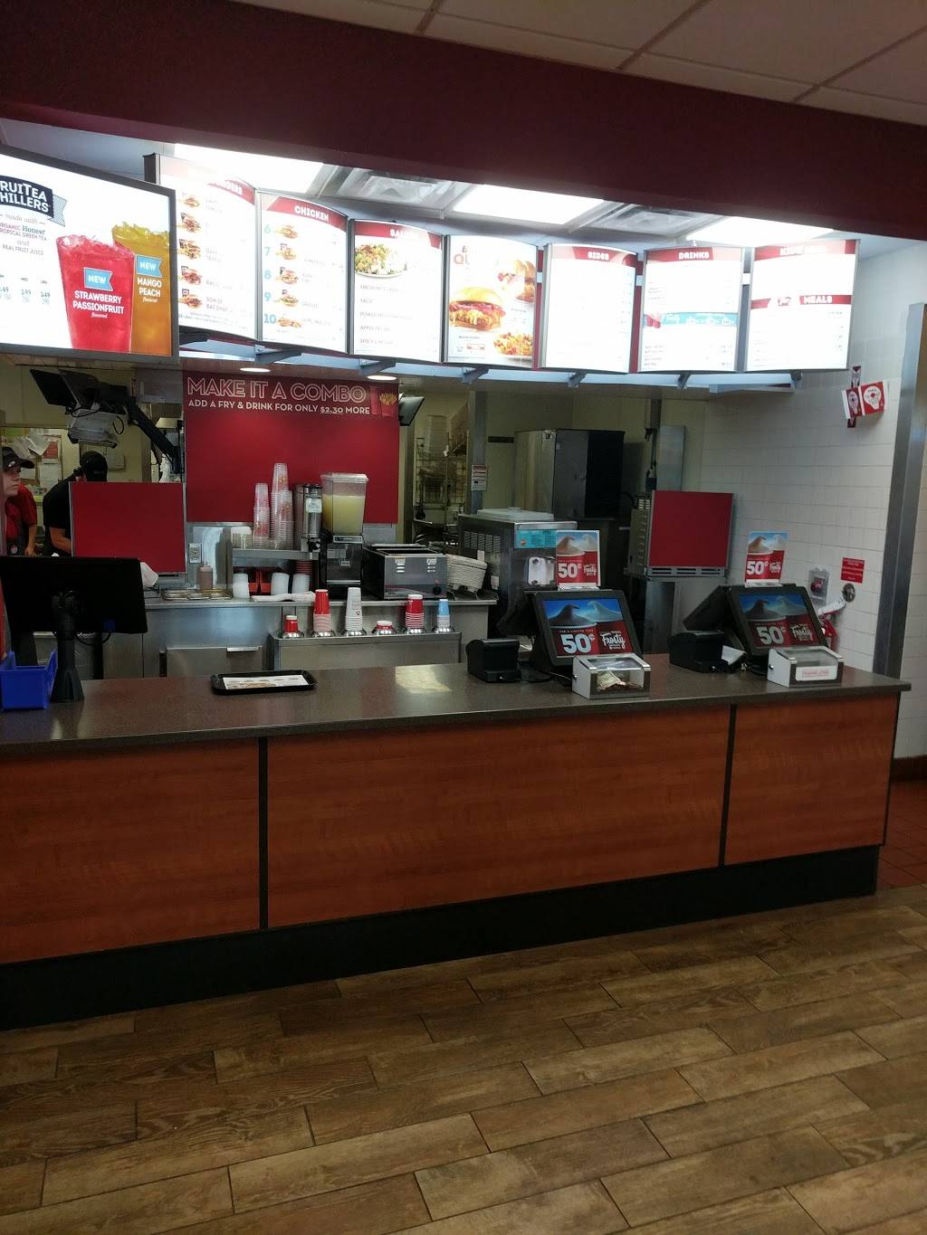 Wendys | restaurant | 1695 E Grand River Ave, Portland, MI 48875, USA | 5176474273 OR +1 517-647-4273