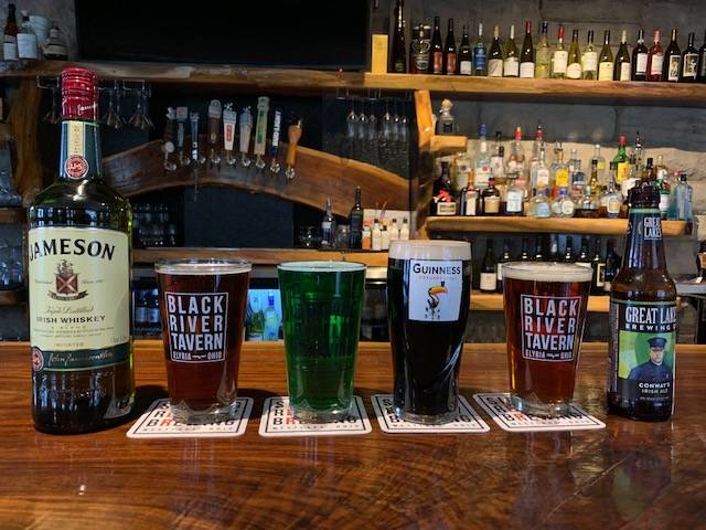 Black River Tavern | restaurant | 1100 Gulf Rd, Elyria, OH 44035, USA | 4403651411 OR +1 440-365-1411