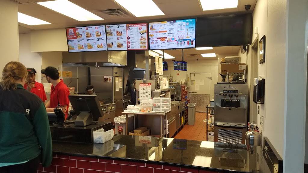 Rallys | restaurant | 4721 W Saginaw Hwy, Lansing, MI 48906, USA | 5174832578 OR +1 517-483-2578