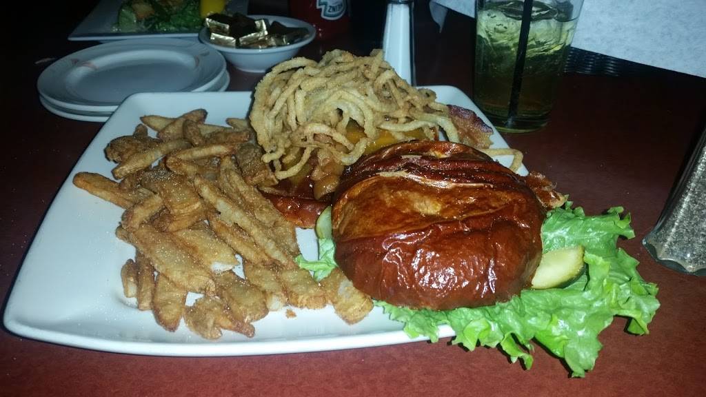 Glacier Rock | restaurant | 630 W. Pine Street, Hwy12, Baraboo, WI 53913, USA | 6083564869 OR +1 608-356-4869