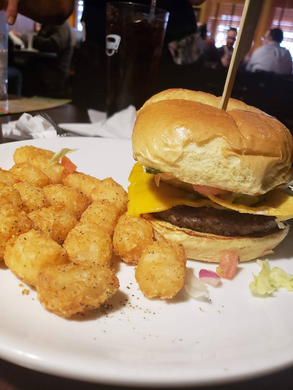 Ground Round Neenah | restaurant | 1010 Cameron Way, Neenah, WI 54956, USA | 9204869604 OR +1 920-486-9604