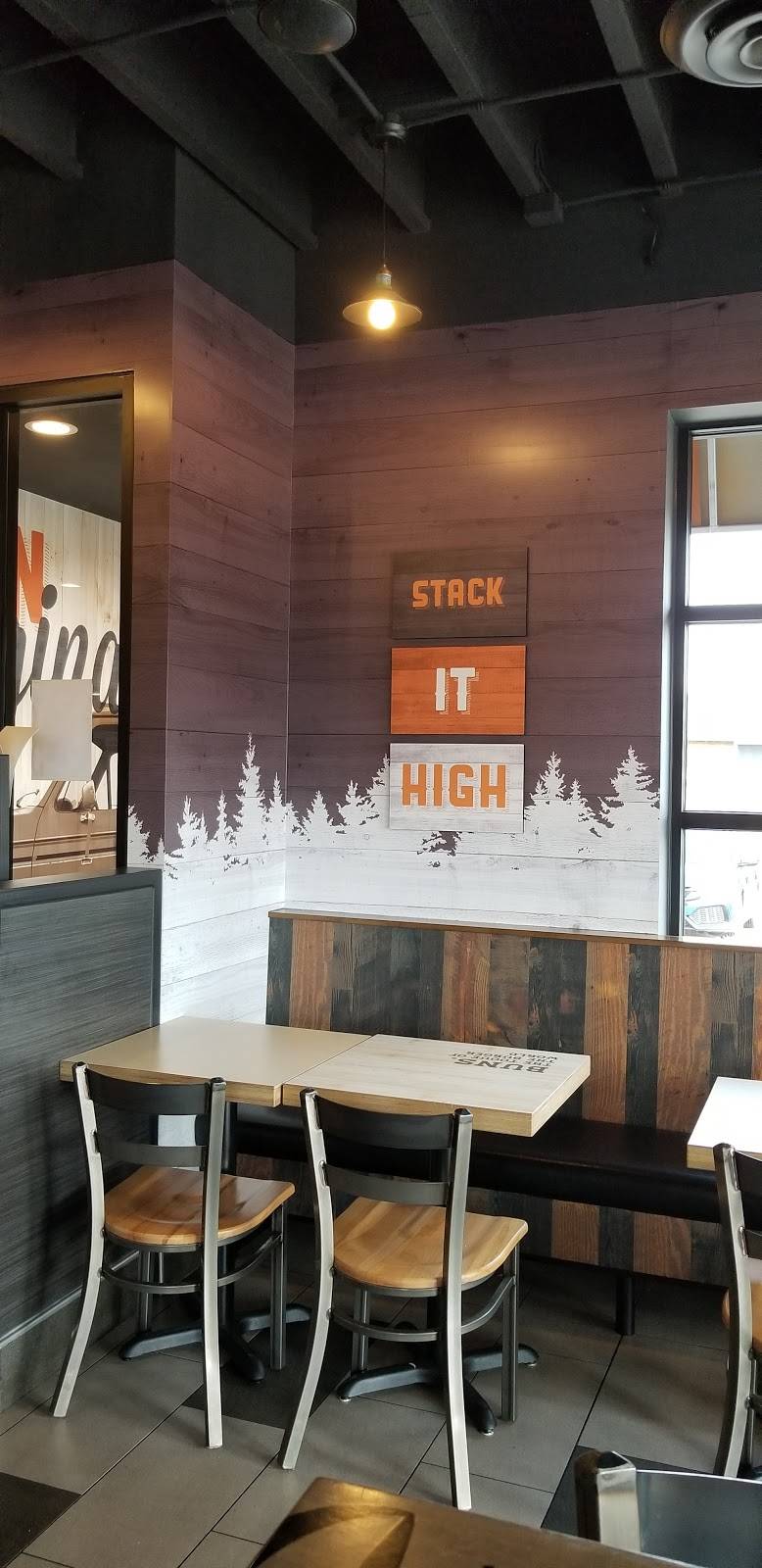 Harveys | restaurant | 1192 Highbury Ave N, London, ON N5Y 1A7, Canada | 5194538100 OR +1 519-453-8100